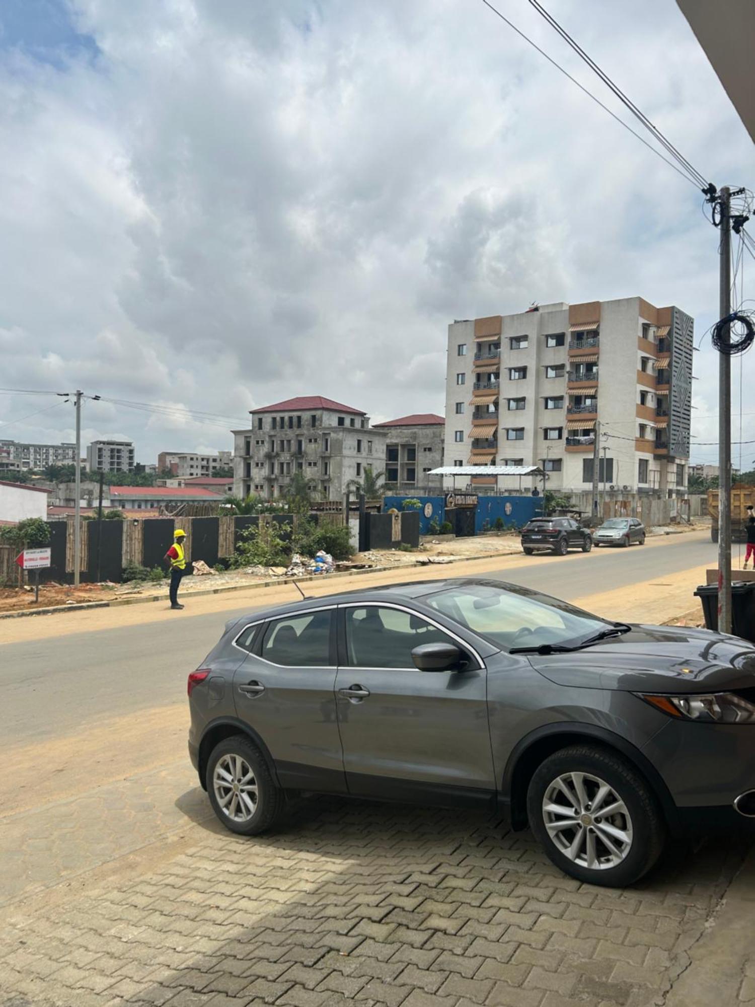 Appart Neuf Et Lumineux A 2 Pas D'Angre Chu Abidjan Exterior photo
